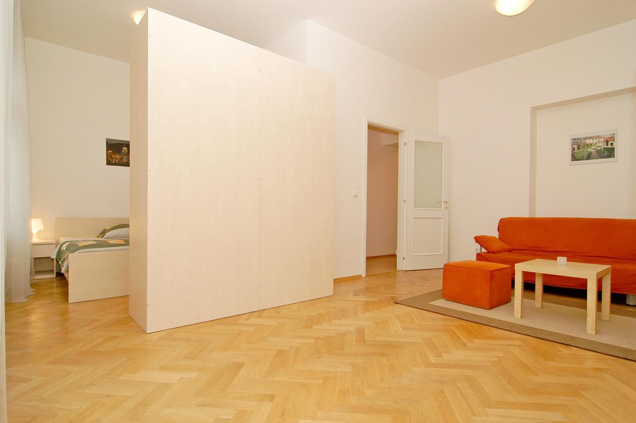 Residence Kostnicke Square براغ المظهر الخارجي الصورة